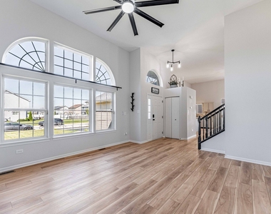 2057 W Helen Drive - Photo Thumbnail 2