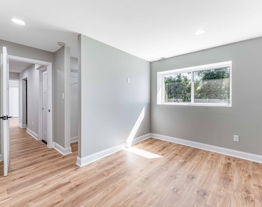 2057 W Helen Drive - Photo Thumbnail 32