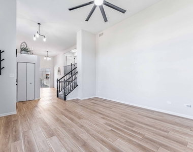 2057 W Helen Drive - Photo Thumbnail 4