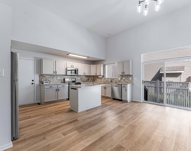 2057 W Helen Drive - Photo Thumbnail 6