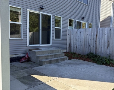 699 Stevens Street - Photo Thumbnail 17