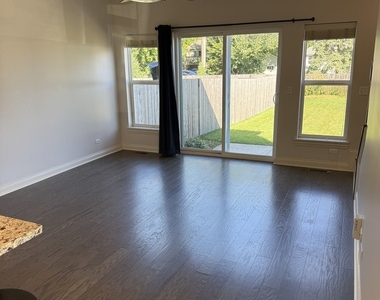 699 Stevens Street - Photo Thumbnail 5