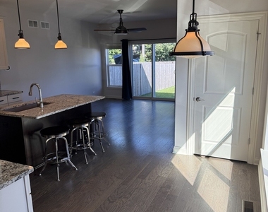 699 Stevens Street - Photo Thumbnail 3