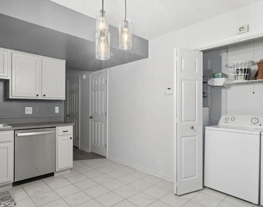 1252 Marywood Court - Photo Thumbnail 4