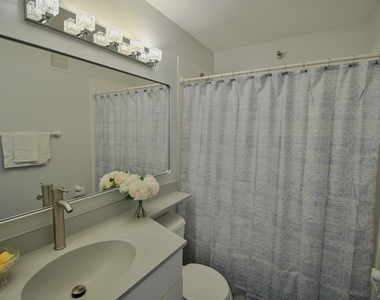 3660 N Lake Shore Drive - Photo Thumbnail 8