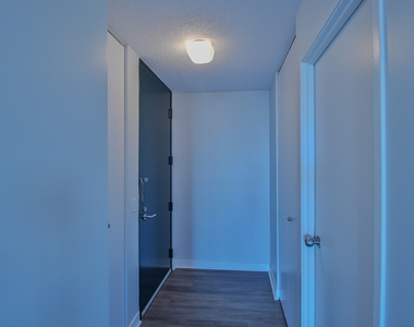 3660 N Lake Shore Drive - Photo Thumbnail 3