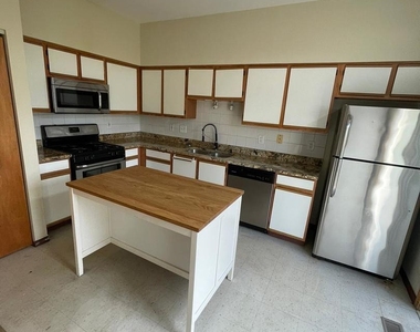 14238 Newberg Court - Photo Thumbnail 6