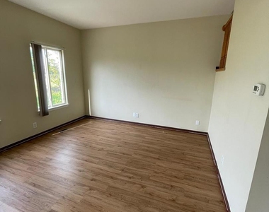 14238 Newberg Court - Photo Thumbnail 4