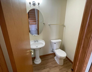 14238 Newberg Court - Photo Thumbnail 7