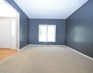 3301 Banford Circle - Photo Thumbnail 2