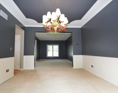 3301 Banford Circle - Photo Thumbnail 4