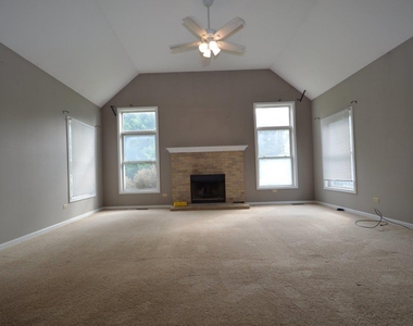 3301 Banford Circle - Photo Thumbnail 10
