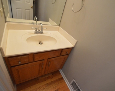 3301 Banford Circle - Photo Thumbnail 13