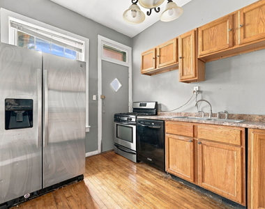 4540 N Sheridan Road - Photo Thumbnail 6