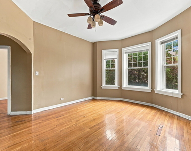 4540 N Sheridan Road - Photo Thumbnail 3