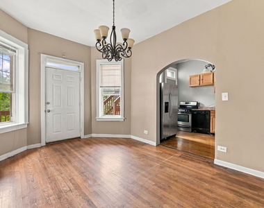 4540 N Sheridan Road - Photo Thumbnail 9