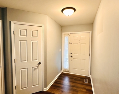 2304 Foxmoor Lane - Photo Thumbnail 12