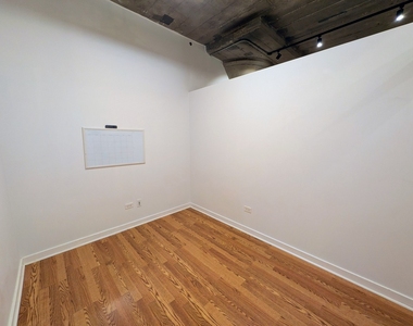 1033 W 14th Place - Photo Thumbnail 5
