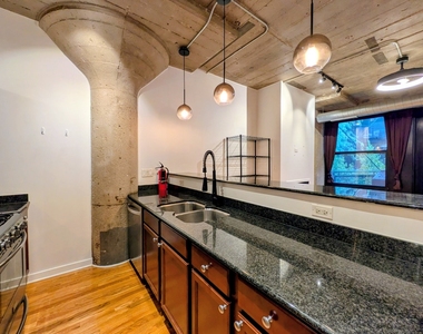 1033 W 14th Place - Photo Thumbnail 7