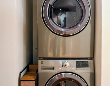 1033 W 14th Place - Photo Thumbnail 12