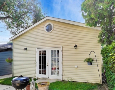 4252 N Whipple Street N - Photo Thumbnail 14