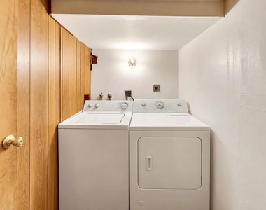 4252 N Whipple Street N - Photo Thumbnail 11