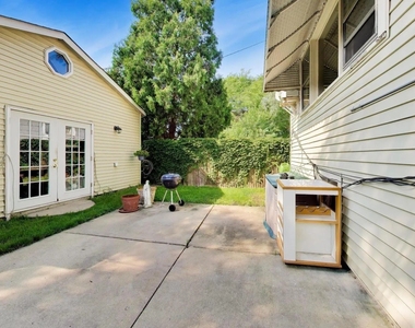 4252 N Whipple Street N - Photo Thumbnail 12