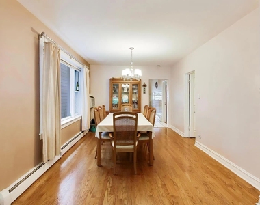 4252 N Whipple Street N - Photo Thumbnail 4