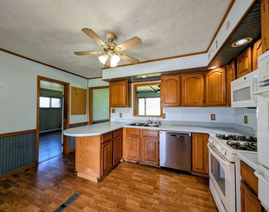 21 E Romeo Road - Photo Thumbnail 11