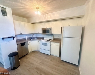 8617 River Homes Lane - Photo Thumbnail 4