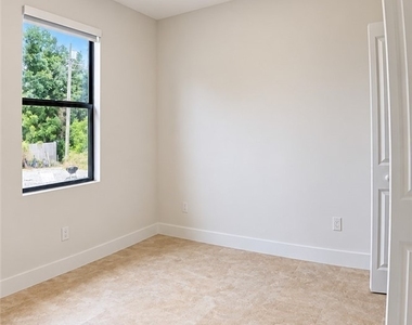 5512 10th Avenue - Photo Thumbnail 13