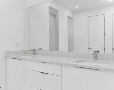 4202 Nw 33rd Street - Photo Thumbnail 17