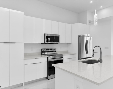 4202 Nw 33rd Street - Photo Thumbnail 6