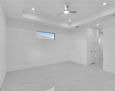 4202 Nw 33rd Street - Photo Thumbnail 13