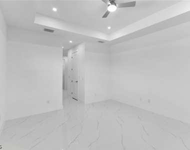 4202 Nw 33rd Street - Photo Thumbnail 14
