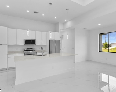 4202 Nw 33rd Street - Photo Thumbnail 4