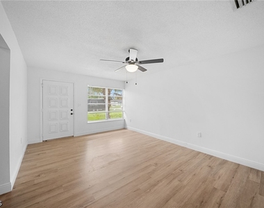 11370 Summerwinds Court - Photo Thumbnail 5