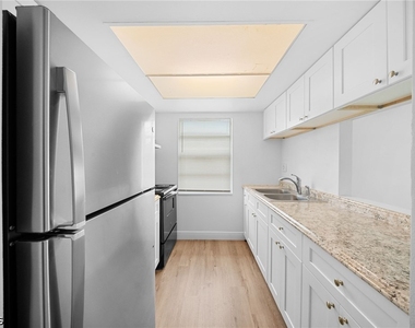 11370 Summerwinds Court - Photo Thumbnail 7