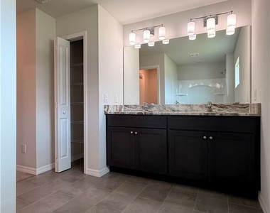 2901 Nw 18th Avenue - Photo Thumbnail 4