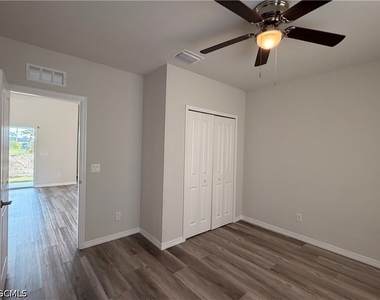 2901 Nw 18th Avenue - Photo Thumbnail 2