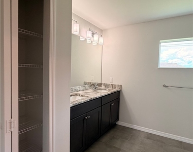 2901 Nw 18th Avenue - Photo Thumbnail 7