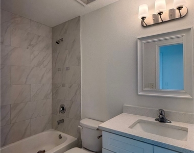 3006 Nw 9th Court - Photo Thumbnail 12