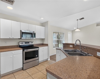 3300 70th Street W - Photo Thumbnail 9