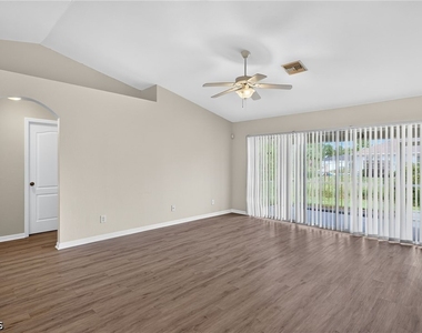 3300 70th Street W - Photo Thumbnail 2