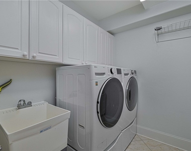 3655 Edgewood Avenue - Photo Thumbnail 43