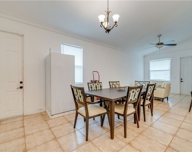 2411 Ben Street - Photo Thumbnail 10