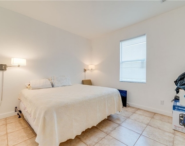 2411 Ben Street - Photo Thumbnail 4