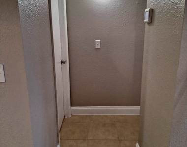 12632 Kenwood Lane - Photo Thumbnail 9