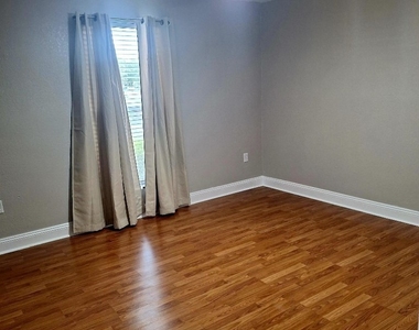 12632 Kenwood Lane - Photo Thumbnail 7
