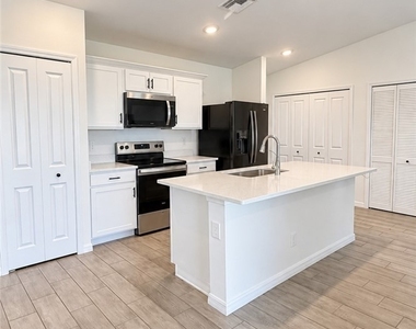 509 Nw 25th Terrace - Photo Thumbnail 4